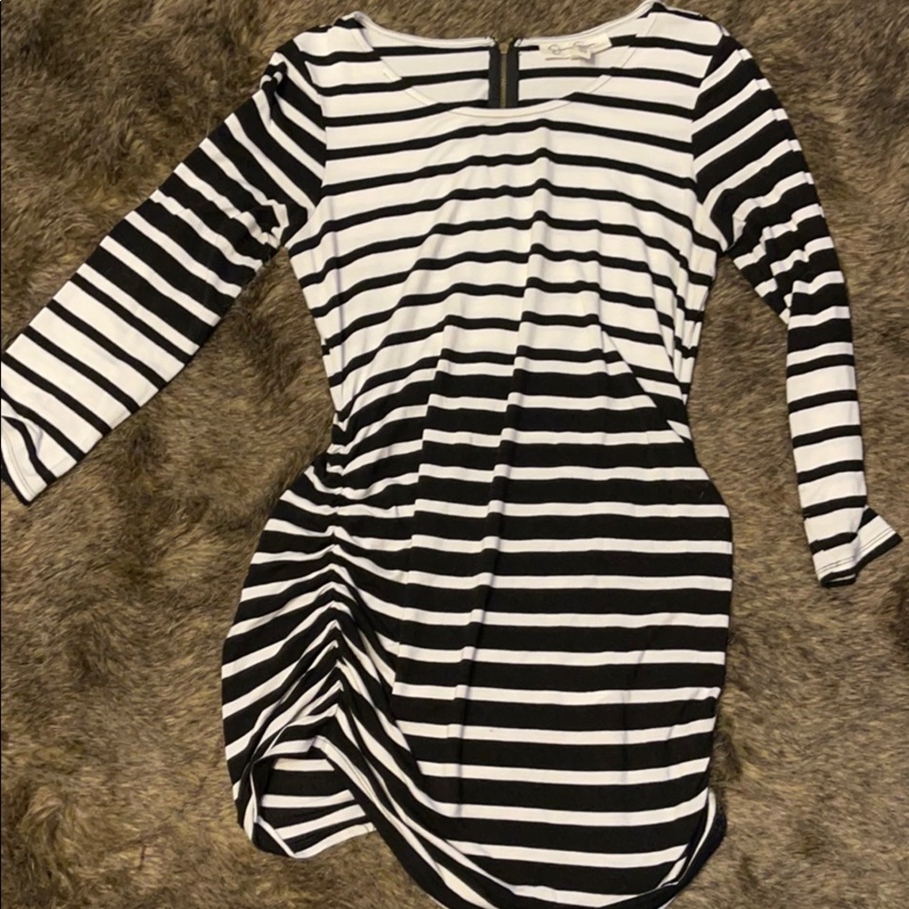 Jessica Simpson maternity/nursing top👩‍🍼